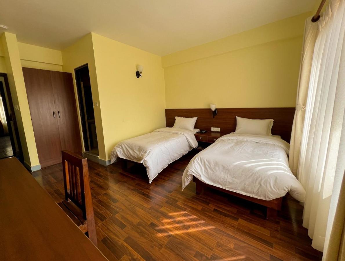 Hotel Claire Inn Kathmandu Bagian luar foto