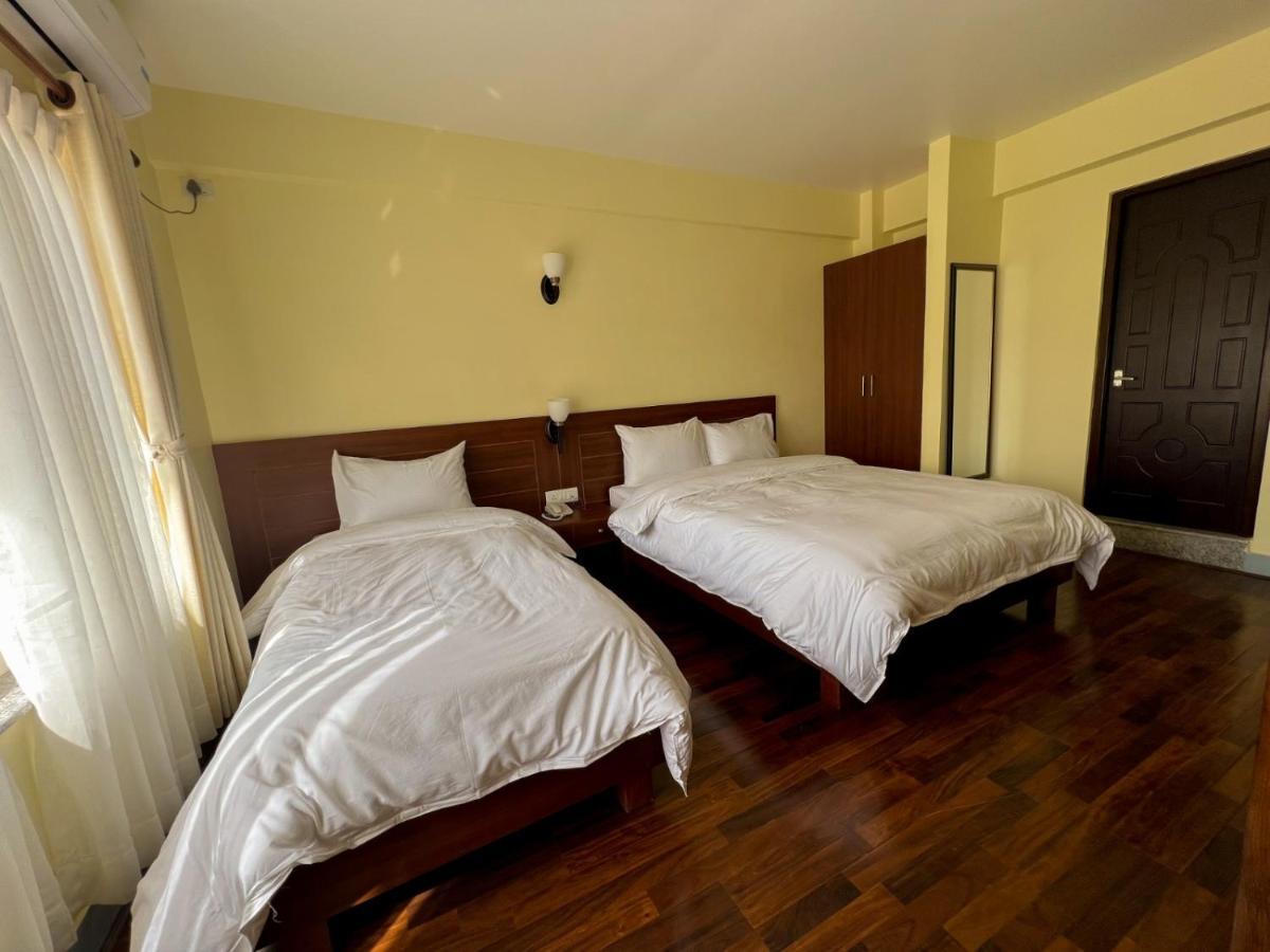 Hotel Claire Inn Kathmandu Bagian luar foto